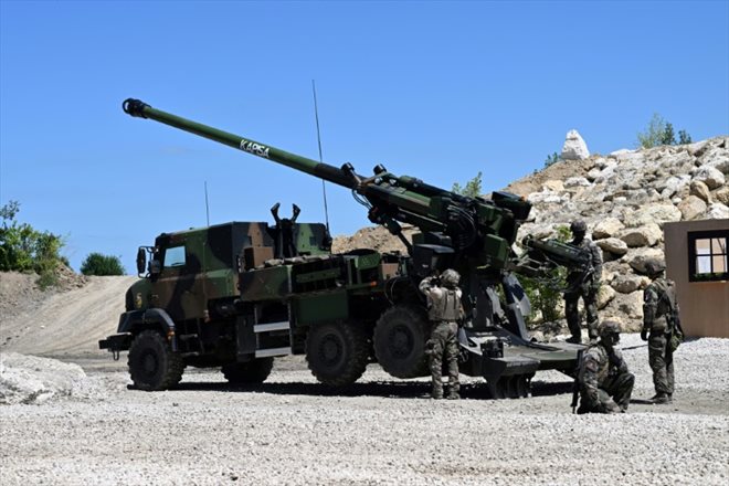 Un canon Caesar présenté à l'occasion du salon Eurosatory, à Villepinte, près de Paris, le 12 juin 2022