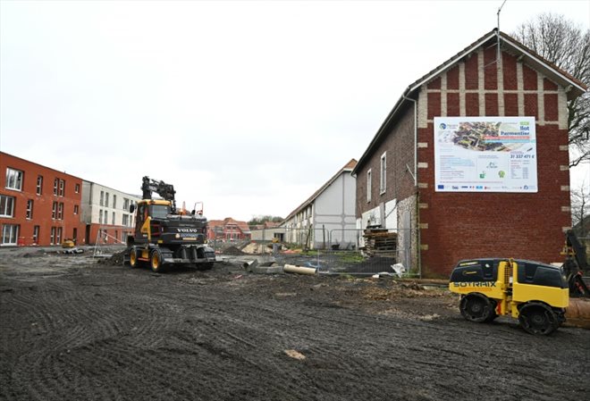 Un chantier de rénovation thermique des  anciennes maisons de mineurs, le 16 janvier 2023 à Lens, dans le Pas-de-Calais