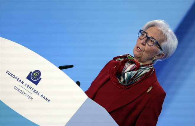La présidente de la Banque centrale européenne, Christine Lagarde, donne une conférence de presse le 16 mars 2023 à Francfort