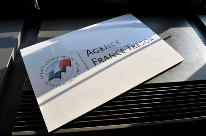 La dette publique de la France a continué de gonfler à la fin du deuxième trimestre, s'établissant à 112% du produit intérieur brut