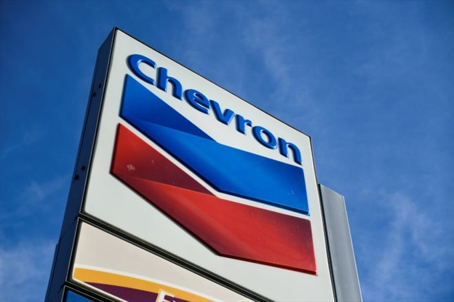 Des employés du géant américain de l'énergie Chevron vont entamer début septembre une grève tournante sur les sites de production de gaz naturel liquéfié (GNL) dans l'ouest de l'Australie