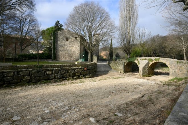 Le cour asséché de l'Issole, à Flassans-sur-Issole (Var), le 21 février 2023