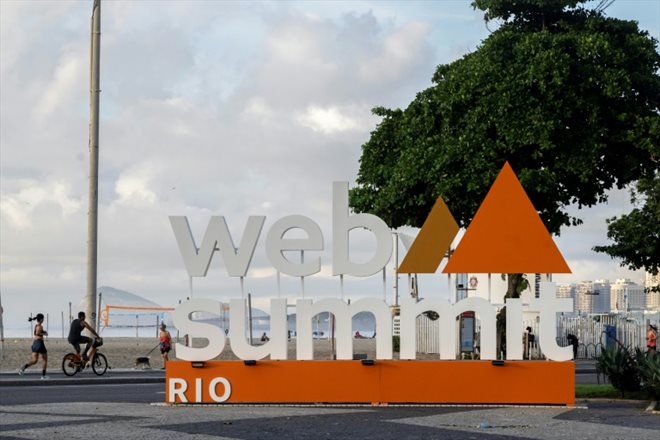 Aline Oliveira Pezente a présenté son travail cette semaine à Rio de Janeiro lors du Web Summit, une conférence connue comme le Davos des geeks