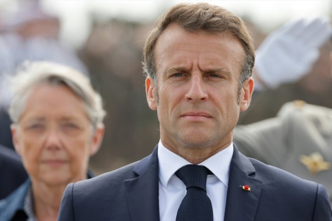 Emmanuel Macron et Elisabeth Borne à Colleville-Montgomery dans le Calvados le 6 juin 2023