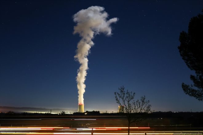 Un réacteur de la centrale nucléaire EDF de Golfech, vu depuis Dunes, dans le sud-ouest de la France, le 3 janvier 2023