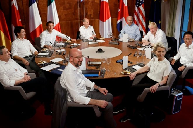 Dîner de travail des dirigeants du G7 au chateau d'Elmau, dans le sud de l'Allemagne, le 26 juin 2022