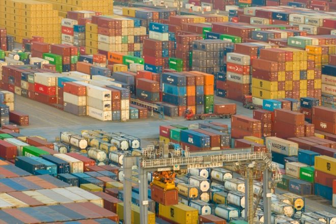 Des conteneurs au port de Nanjing, le 3 janvier 2023, dans l'est de la Chine