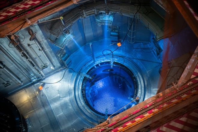 La piscine du réacteur nucléaire de Flamanville 3, le 25 avril 2024 dans la Manche