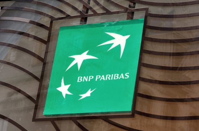 Trois ONG de défense de l'environnement assignent en justice BNP Paribas, première banque européenne, au titre de sa contribution significative au réchauffement climatique