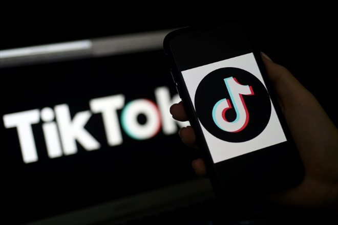 Le logo de TikTok sur l'écran d'un téléphone à Arlington, en Virginie, le 13 avril 2020