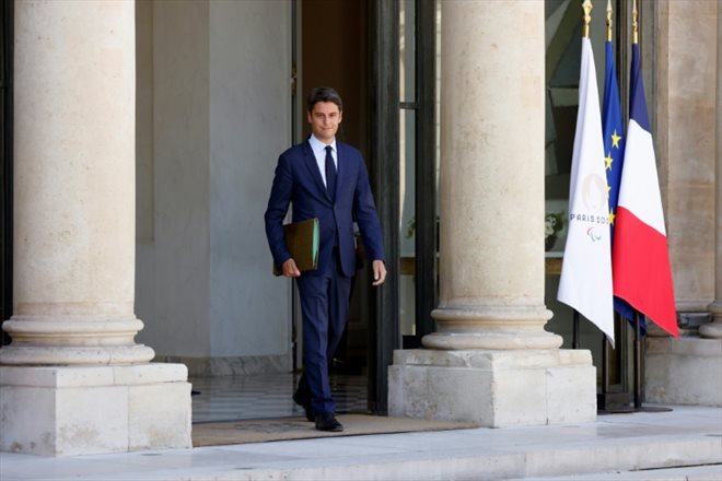 Le chef du gouvernement Gabriel Attal à la sortie du Conseil des ministres, le 16 juillet 2024 à Paris