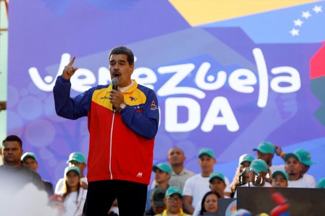 Le président vénézuélien Nicolas Maduro lors de la campagne de clôture du référendum pour la défense du territoire d'Essequibo, le 1er décemre 2023 à Caracas 