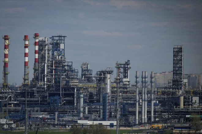 Une raffinerie de pétrole du géant Gazprom Neft, dans la périphérie de Moscou le 28 avril 2022