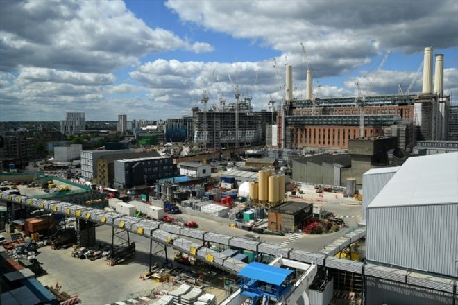 Le chantier de réhabilitation de la centrale électrique de Battersea, le 14 mai 2020 à Londres