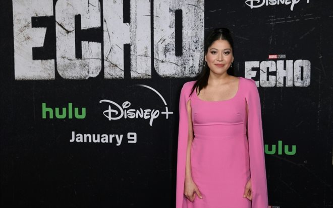 L'actrice amérindienne Alaqua Cox lors de la cérémonie de lancement du film Echo de Marvel dont lequel elle interprète le personnage principal, une super-héroïne amérindienne et sourde, à Los Angeles, aux Etats-Unis, le 8 janvier 2024