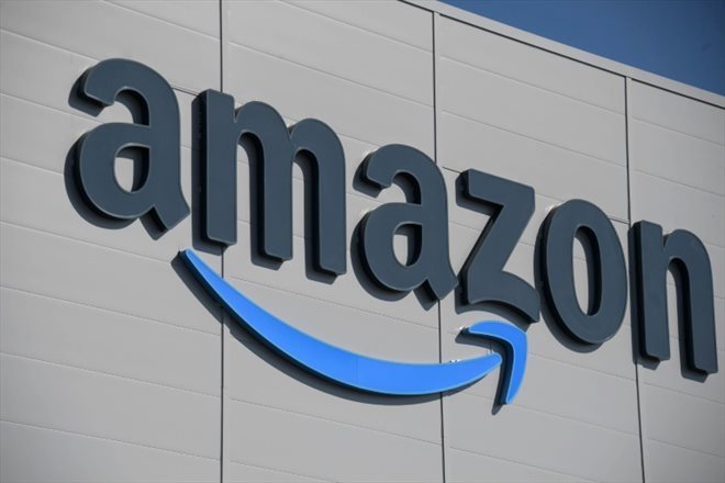 La justice espagnole a condamné le géant du commerce en ligne Amazon pour avoir fait travailler en tant qu'indépendants 2.166 livreurs qui utilisaient leur propre véhicule pour les livraisons, alors qu'il aurait dû les salarier