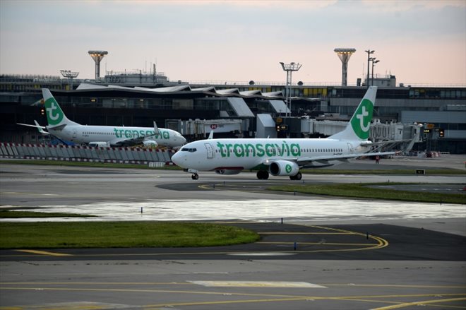 Des avions de la compagnie Transavia sur le tarmac de l'aéroport d'Orly le 26 juin 2020