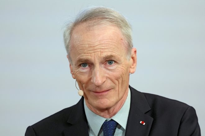 le président du conseil d'administration de Renault, Jean-Dominique Senard, le 6 décembre 2023 à Boulogne-Billancourt, près de Paris