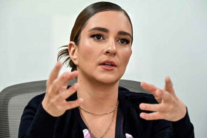 Louise Barsi, fille de l'économiste brésilien Luiz Barsi, lors d'une interview avec l'AFP, le 17 octobre 2023 à Sao Paulo