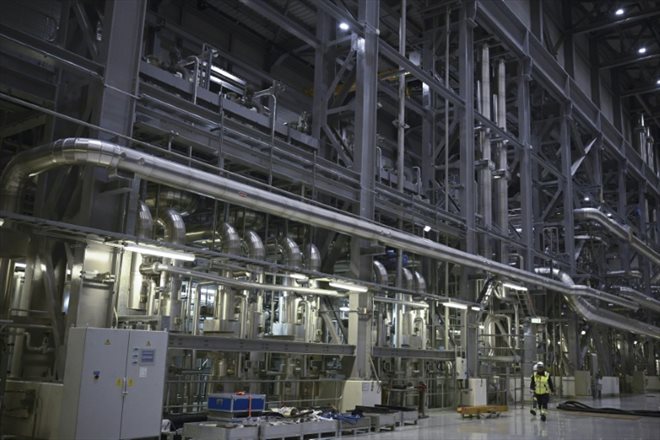 La salle des turbines du réacteur nucléaire OL3, dans la centrale d'Olkiluoto (Finlande) le 5 octobre 2022