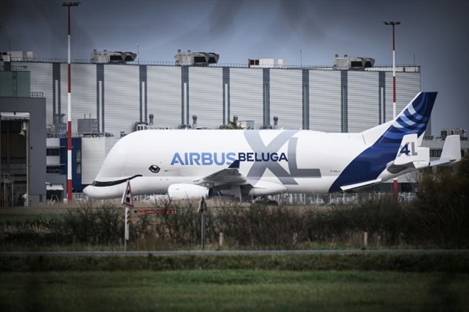 Un avion Airbus A300-600ST (Super Transporter), également connu sous le nom d'Airbus Beluga, dans une usine du constructeur aéronautique Airbus, à Montoir-de-Bretagne, le 3 janvier 2023