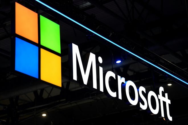 Le logo de Microsoft au Salon mondial du mobile (MWC) de Barcelone, le 2 mars 2022