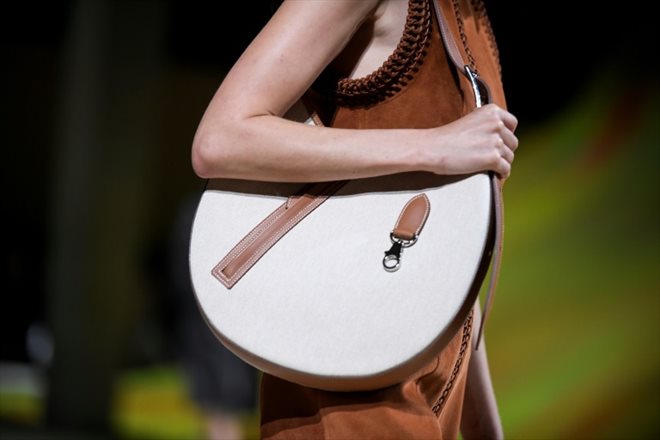 Pendant le défilé Printemps-Eté d'Hermès, le 1er octobre 2022 à Paris