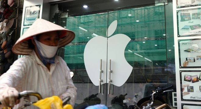 Un magasin vendant des Iphones à Hanoï, le 28 septembre 2012