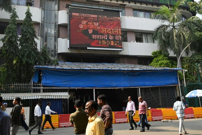 Le groupe de Gautam Adani, plus grande fortune d'Asie au coeur d'une tempête boursière