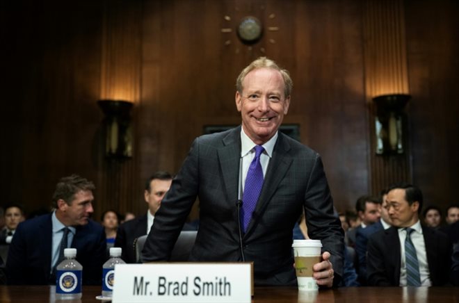 Le vice-président de Microsoft Brad Smith, lors d'une audition sur l'intelligence artificielle par une commission au Sénat américain, à Washington le 12 septembre 2023