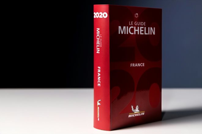 Le guide gastronomique Michelin, photographié le 21 janvier 2020 à Paris