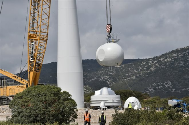 Le chantier de remplacement des éoliennes du parc Souleilla-Corbières, le 1er juin 2023 à Treilles