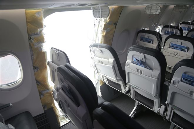 L'intérieur du Boeing 737 MAX 9 d'Alaska Airlines impliqué dans l'incident du 5 janvier 2024