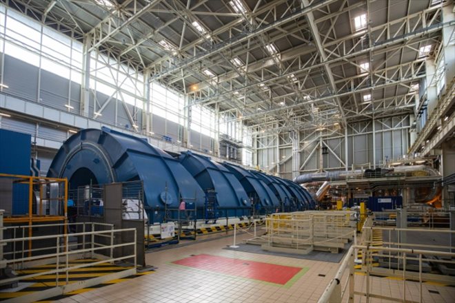 La turbine de l'EPR de Flamanville dans la salle des machines, le 14 juin 2022