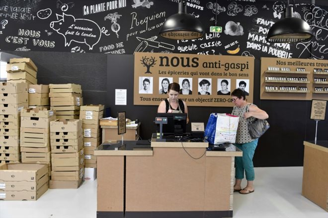 Dans une épicerie NOUS anti-gaspi, spécialisée dans la lutte contre le gaspillage alimentaire, le 26 juin 2018 à Melesse