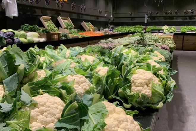 Les endives dépérissent sur les rayons, les choux se rapatrient au frigo: dans une France baignée de douceur, les fruits et légumes d'automne peinent à trouver preneur