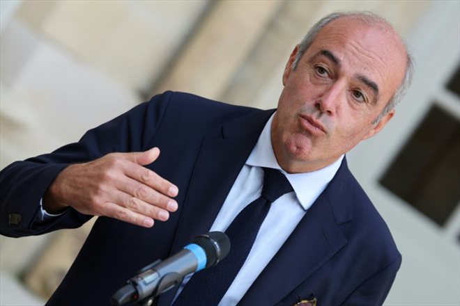 Le chef de file des députés LR Olivier Marleix devant l'hôtel Matignon à Paris, le 14 septembre 2023