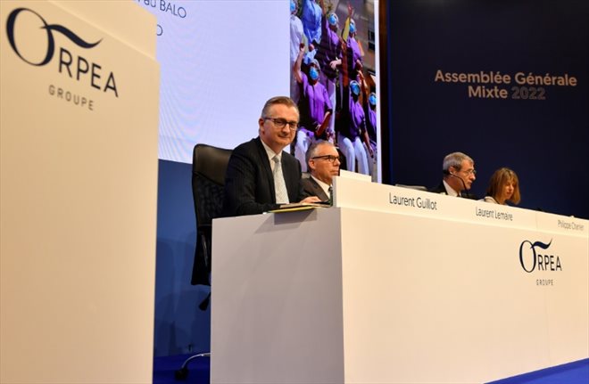 le directeur général d'Orpea, Laurent Guillot, lors d'uen assemblée générale du groupe à Paris, le 28 juillet 2023