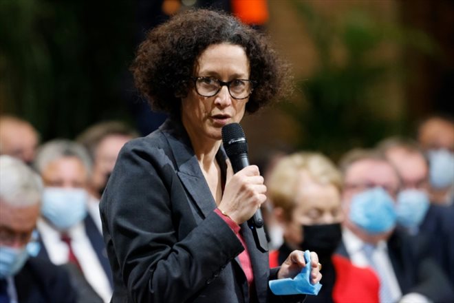 Emmanuelle Wargon lors d'un débat le 2 février 2022 à Liévin, dans le Pas-de-Calais