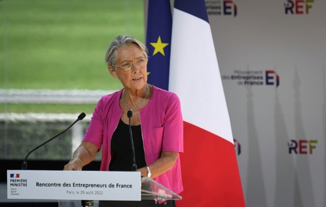 La Première ministre Elisabeth Borne devant le Medef, le 29 août 2022 à Paris