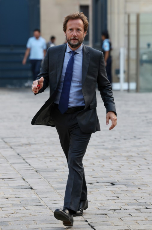 Le président du groupe PS à l'Assemblée nationale Boris Vallaud arrive à l'hôtel Matignon pour une réunion avec la Première ministre Elisabeth Borne, à Paris le 14 septembre 2023
