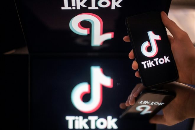 Malgré les filtres et effets spéciaux, TikTok est considérée comme plus authentique qu'Instagram par les jeunes audiences