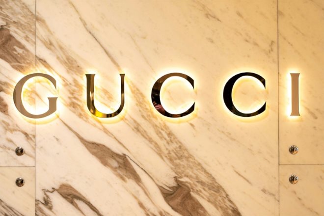 Plombé par sa marque Gucci, le groupe français de luxe Kering a plongé en Bourse mercredi