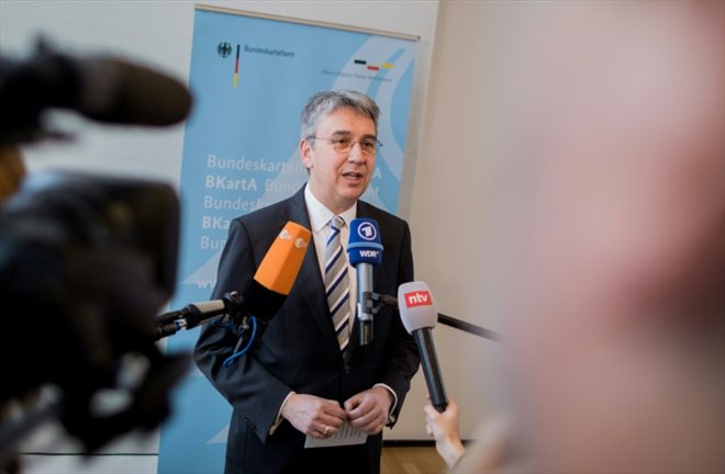 Le président de l'Office anti-cartel allemand, Andreas Mundt, lors d'une conférence de presse à Bonn, le 7 février 2019