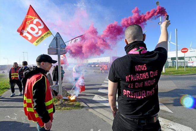 Mobilisation sur le site Amazon de  Lauwin-Planque (Nord) le 14 avril 2022