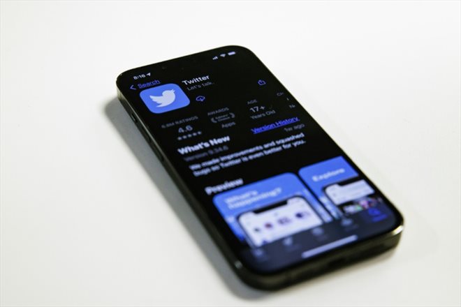 L'application Twitter dans l'App Store d'Apple, sur un iPhone à Washington, aux Etats-Unis, le 28 novembre 2022