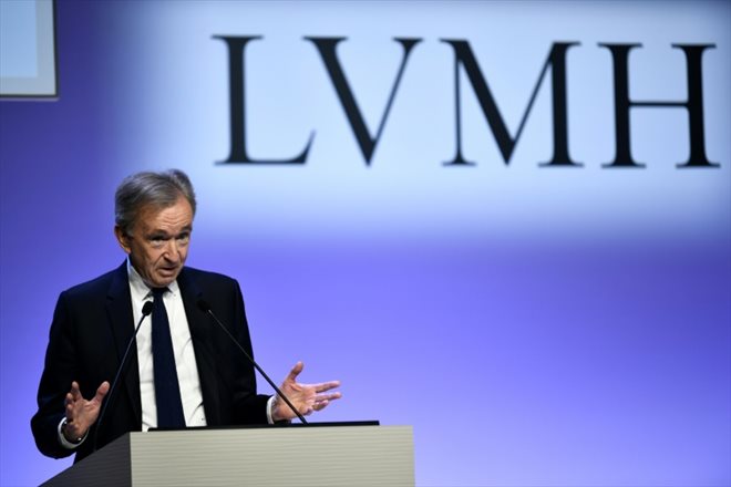 Le pdg français du numéro un mondial LVMH Bernard Arnault lors de la présentation des résultats 2023 le 25 janvier à Paris