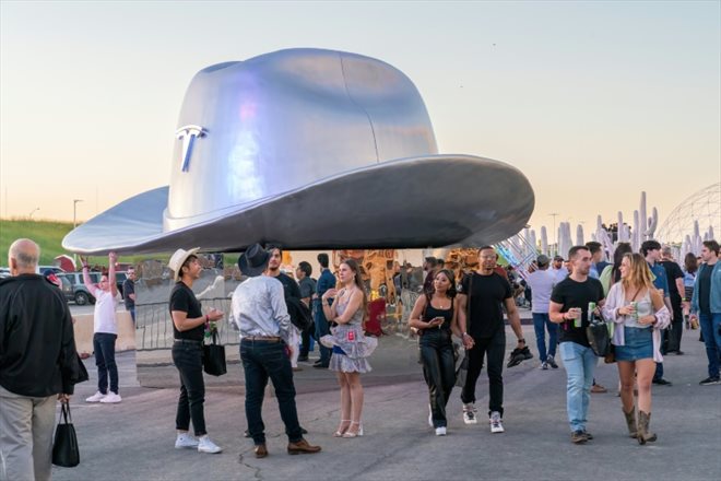 Sur le site de la méga-usine Tesla, à Austin au Texas, lors d'un évenement organisé le 7 avril 2022