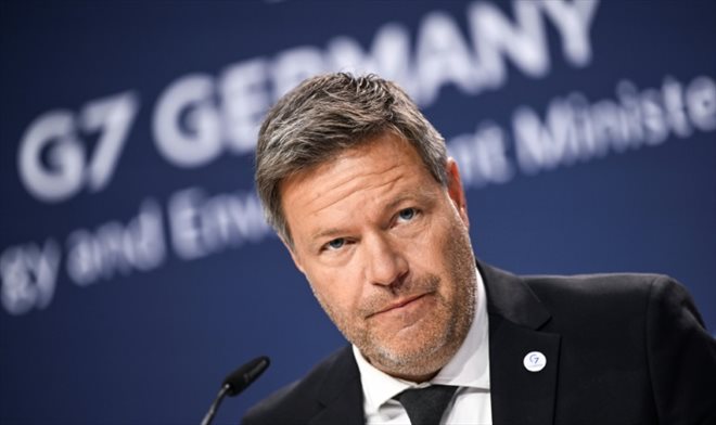Robert Habeck le ministre allemand de l'Economie et du Climat, lors d'une conférence de presseà Berlin, le 27 mai 2022