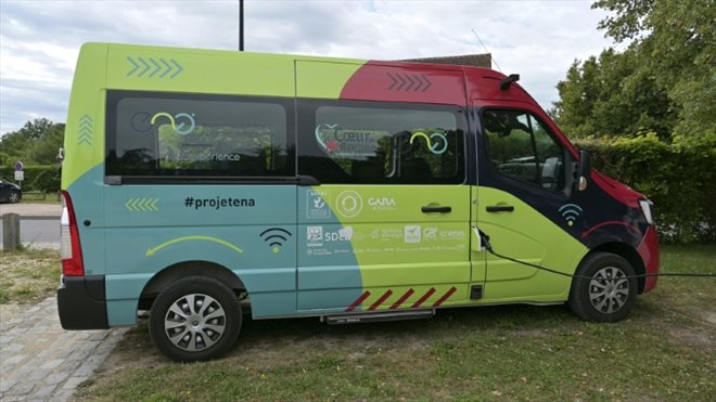 Une navette autonome sans conducteur à Mézières-en-Brenne, en Indre, le 29 juillet 2022